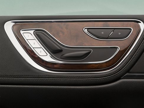 Used 2017 Lincoln Continental Reserve w/ Luxury Package image 23