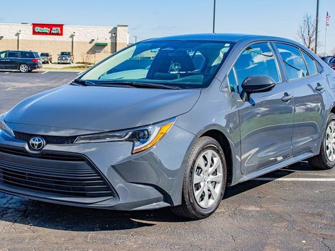 Used 2024 Toyota Corolla LE image 3