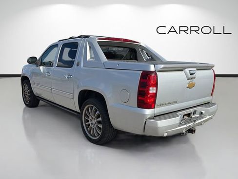 Used 2013 Chevrolet Avalanche LTZ RWD image 5