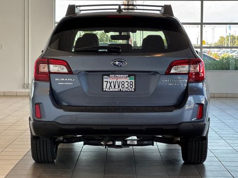 Used 2017 Subaru Outback 3.6R Limited AWD/4WD image 5