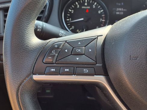 Used 2018 Nissan Rogue S FWD image 15