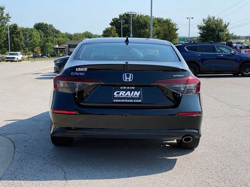 Used 2025 Honda Civic Sport image 6