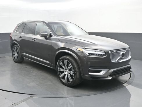 Certified 2024 Volvo XC90 T8 Ultimate w/ Protection Package Premier AWD/4WD image 9