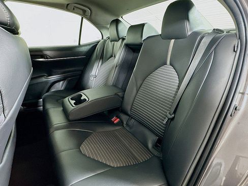 Used 2022 Toyota Camry SE image 20