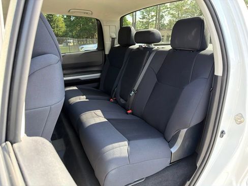 Used 2020 Toyota Tundra SR5 w/ SR5 Convenience Package AWD/4WD image 19