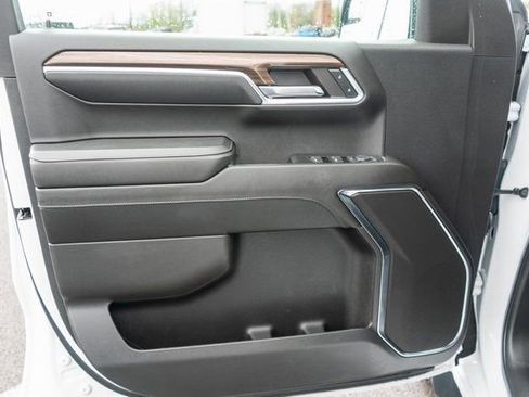 Used 2024 Chevrolet Silverado 1500 LT AWD/4WD image 16