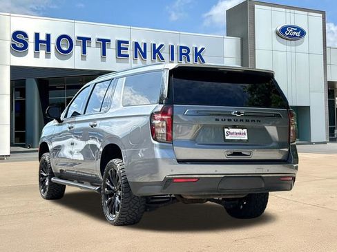 Used 2022 Chevrolet Suburban Z71 w/ Luxury Package AWD/4WD image 7