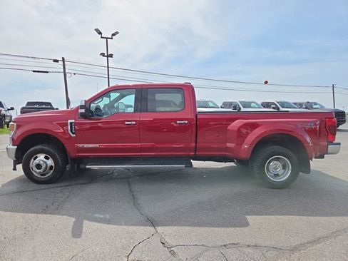 Used 2022 Ford F350 Lariat w/ Lariat Ultimate Package image 3