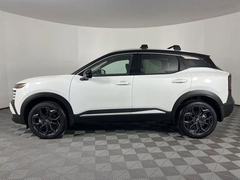 New 2026 Nissan Kicks SR image 6