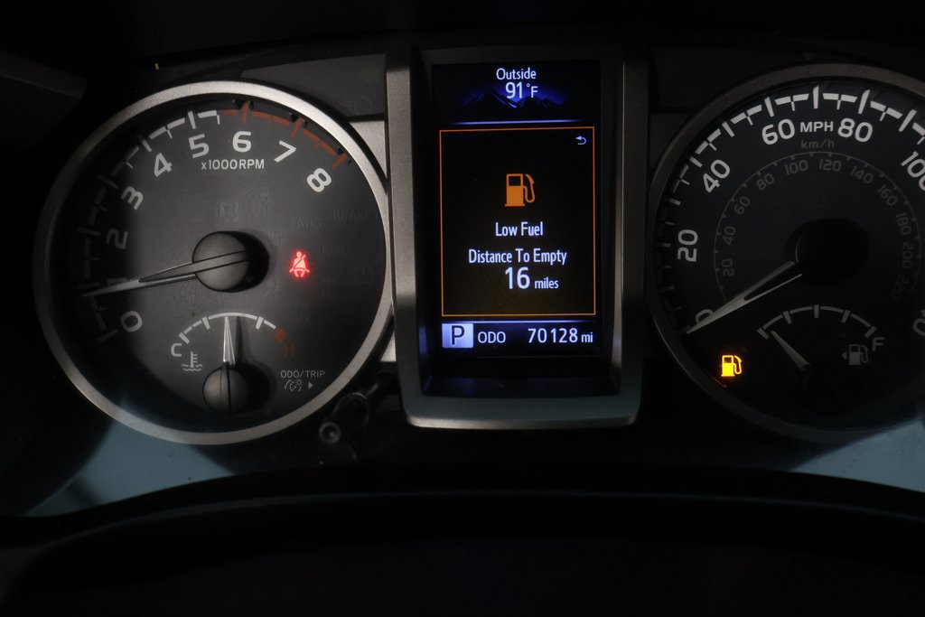Used 2017 Toyota Tacoma SR5 w/ SR5 Appearance Package (SM) RWD image 17