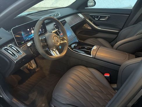 Used 2025 Mercedes-Benz S 63 AMG S image 4