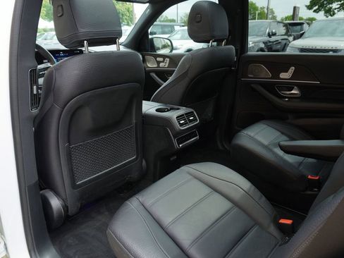 Used 2024 Mercedes-Benz GLS 450 4MATIC image 30