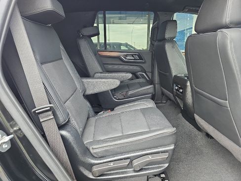 Used 2025 GMC Yukon Denali AWD/4WD image 11