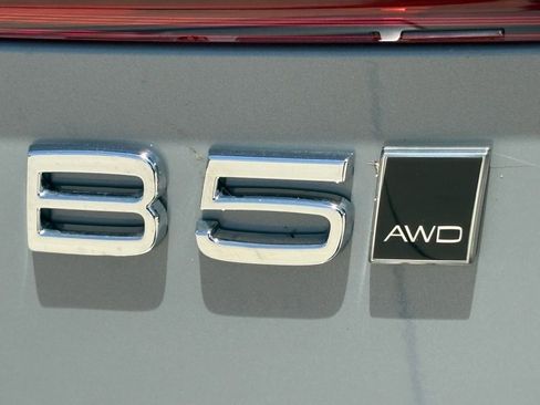 New 2026 Volvo XC60 B5 Plus w/ Protection Package Premier image 10