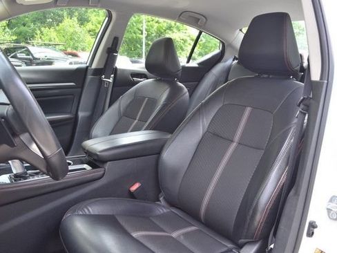 Used 2024 Nissan Altima 2.5 SR FWD image 17