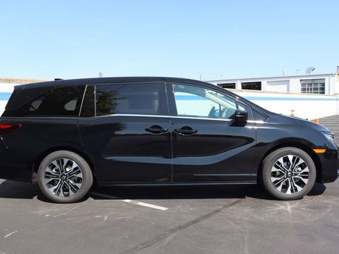 Certified 2026 Honda Odyssey Elite image 6
