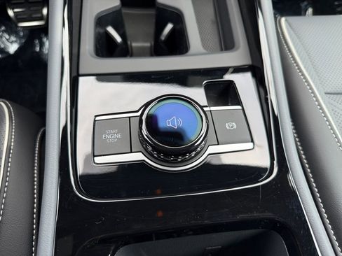 New 2026 Volkswagen Tiguan SEL R-Line AWD/4WD image 17