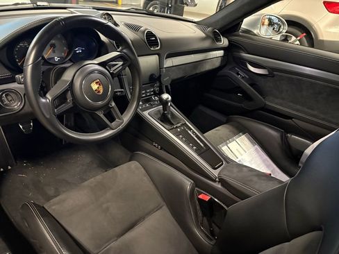 Used 2020 Porsche 718 Cayman GT4 image 9
