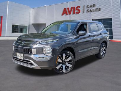 Used 2025 Mitsubishi Outlander SE