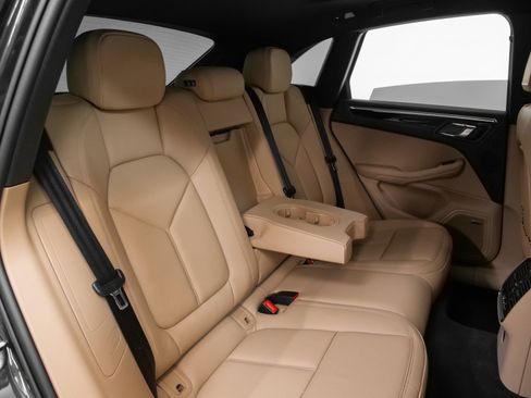 Used 2025 Porsche Macan image 22