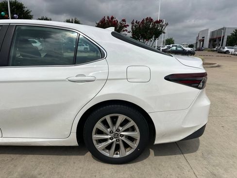 Used 2023 Toyota Camry LE FWD image 3