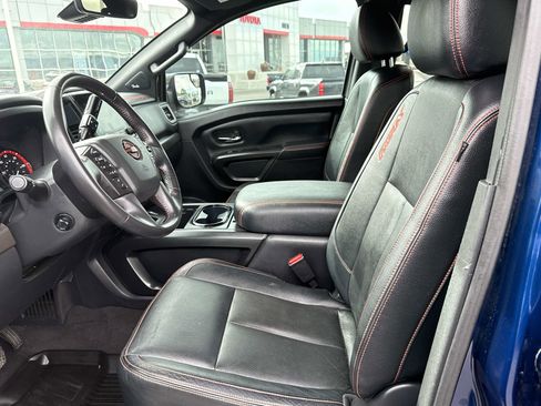 Used 2023 Nissan Titan PRO-4X w/ Pro-4x Convenience Package AWD/4WD image 11