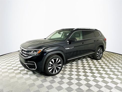 Used 2022 Volkswagen Atlas SEL Premium image 3