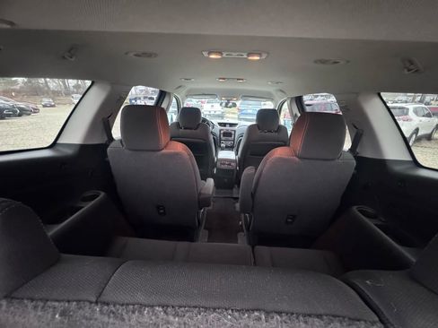 Used 2017 Chevrolet Traverse LT image 32