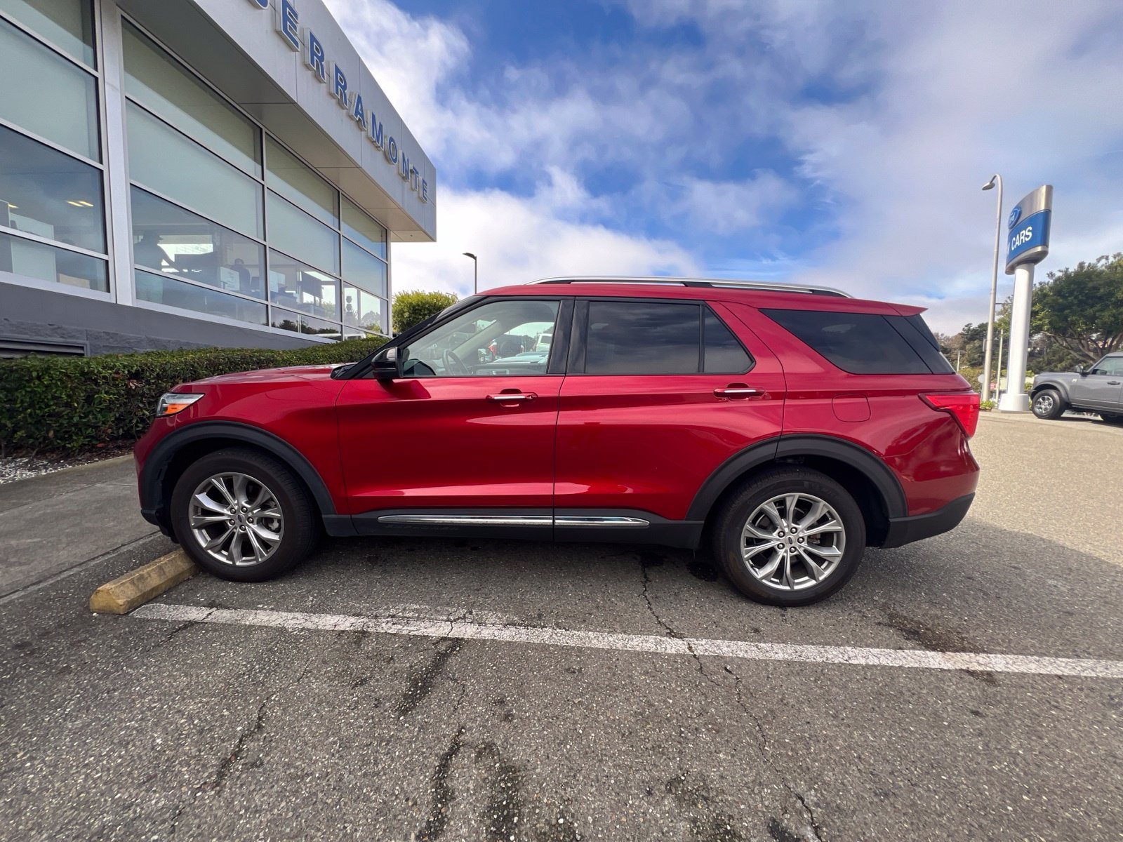 Used 2020 Ford Explorer Limited AWD/4WD image 11