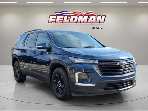 Used 2023 Chevrolet Traverse LT FWD image 7
