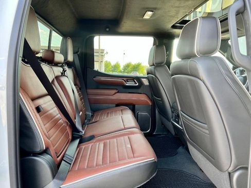 Used 2023 GMC Sierra 1500 Denali Ultimate image 12