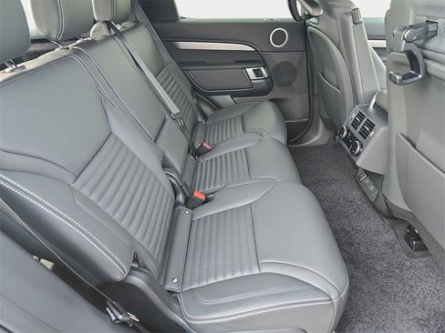 New 2026 Land Rover Discovery Limited Edition image 11