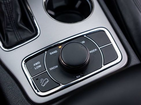 Used 2020 Jeep Grand Cherokee Limited X AWD/4WD image 29
