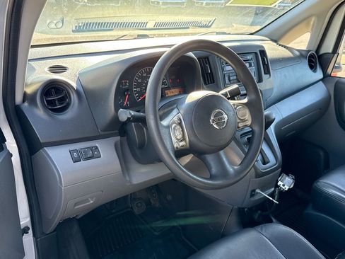 Used 2017 Nissan NV200 SV image 5