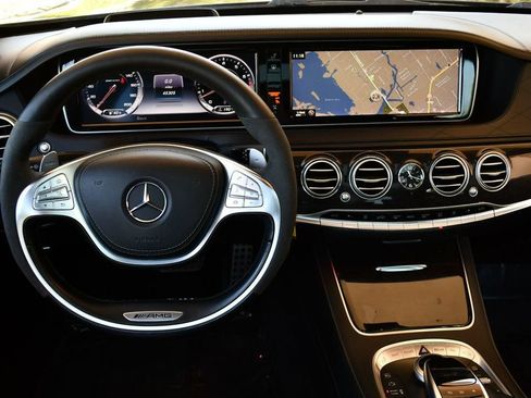Used 2015 Mercedes-Benz S 63 AMG 4MATIC Sedan image 44