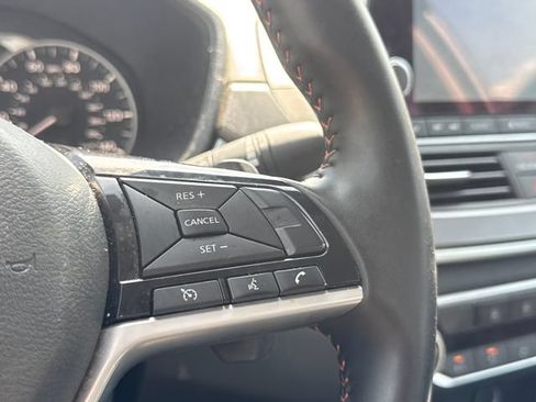 Used 2025 Nissan Altima 2.5 SR FWD image 25