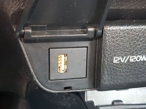 Used 2020 Toyota Camry LE image 28