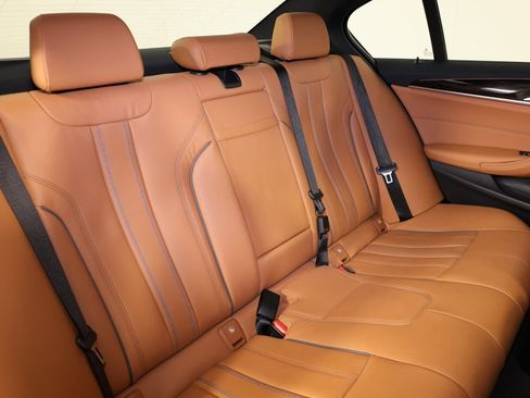 Used 2023 BMW 530i xDrive image 43