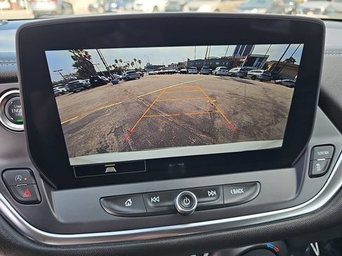 Used 2025 Chevrolet Blazer LT FWD image 21