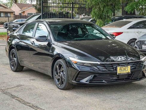 New 2026 Hyundai Elantra SEL Sport Premium image 3