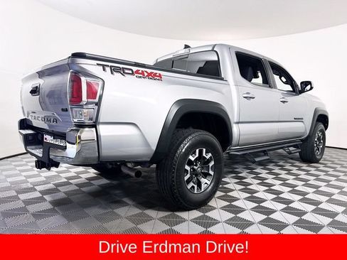 Certified 2021 Toyota Tacoma TRD Off-Road AWD/4WD image 23