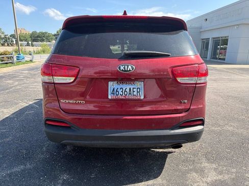 Used 2018 Kia Sorento LX w/ LX V6 Convenience Package AWD/4WD image 4