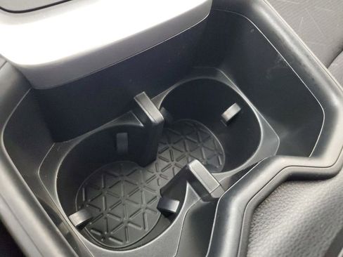 Used 2025 Toyota RAV4 XLE AWD/4WD image 30