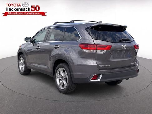 Used 2018 Toyota Highlander Limited AWD/4WD image 3