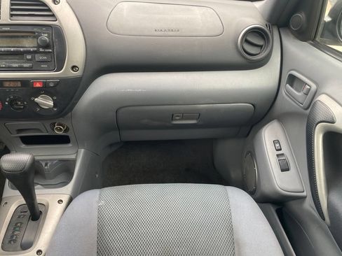 Used 2003 Toyota RAV4 2WD image 22