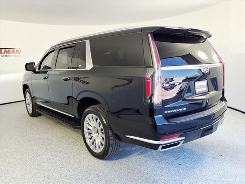 Used 2024 Cadillac Escalade ESV Premium Luxury image 2