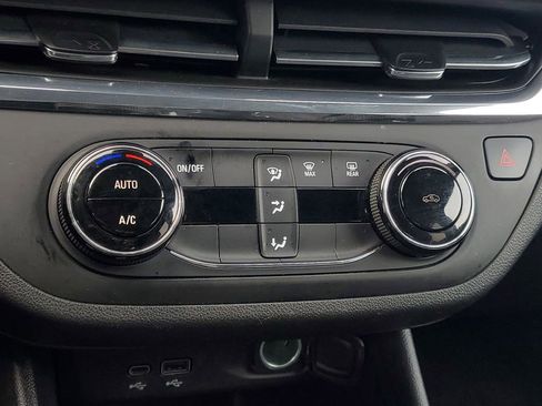 Used 2025 Buick Envista Preferred image 25