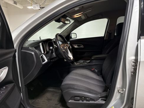 Used 2017 Chevrolet Equinox LT w/ Convenience Package FWD image 19