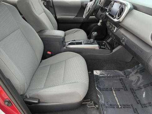 Certified 2020 Toyota Tacoma SR5 image 19