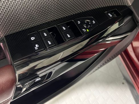 Certified 2023 BMW 760i xDrive w/ Executive Package image 12